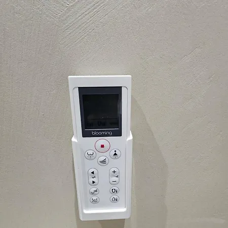 Unique Luxury Family At Gein Metrostation